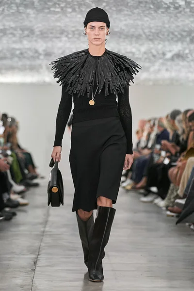 Look 8